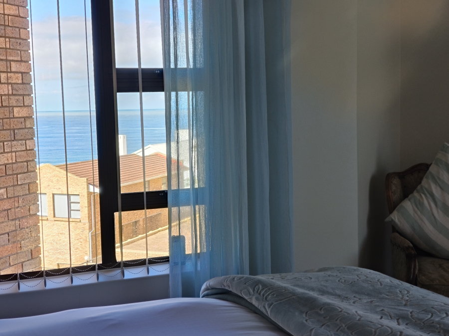4 Bedroom Property for Sale in Wavecrest Eastern Cape